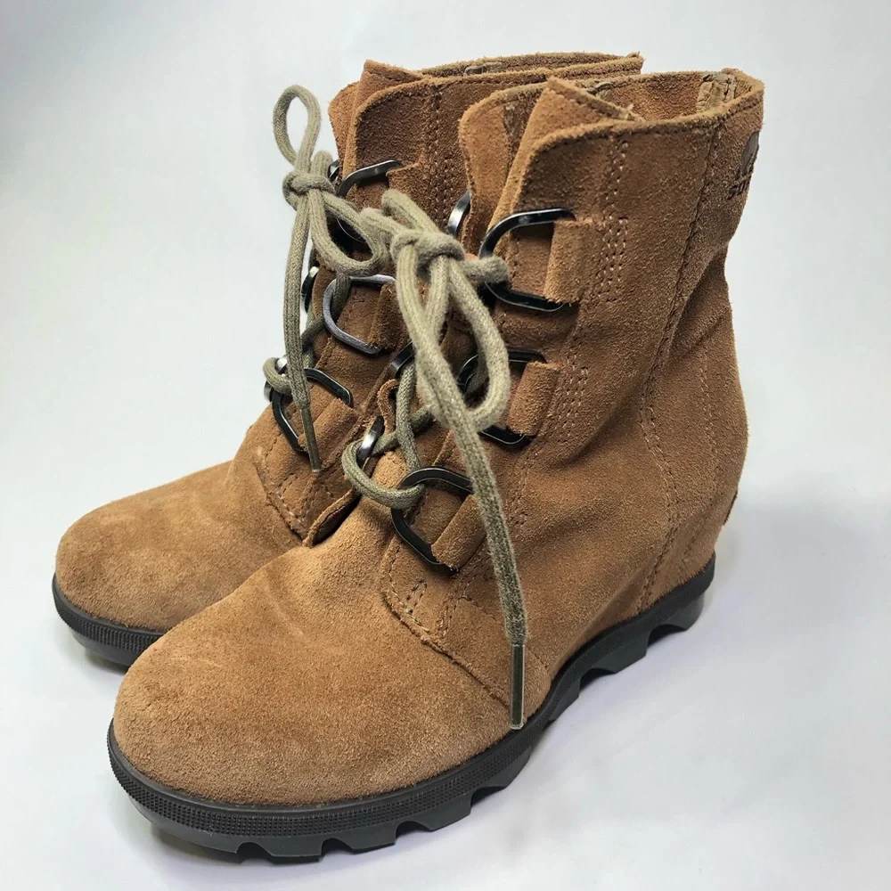 Sorel Kids Youth Brown Suede Lace-Up Joan of Artic boots size 2